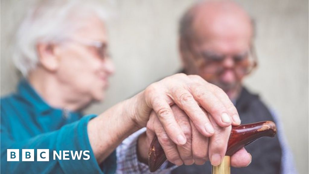 Dementia levels 'are stabilising' - BBC News
