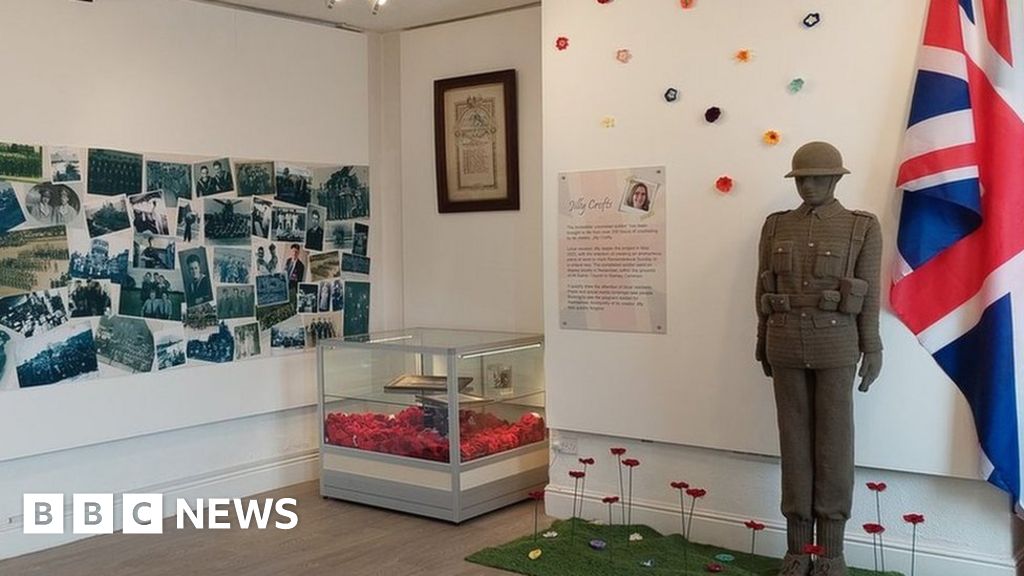 Life-sized crochet soldier unveiled at Erewash Museum 