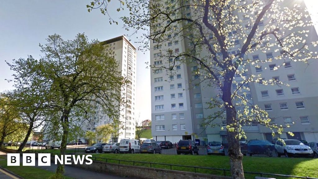 Man dies following fire at Knightswood flats