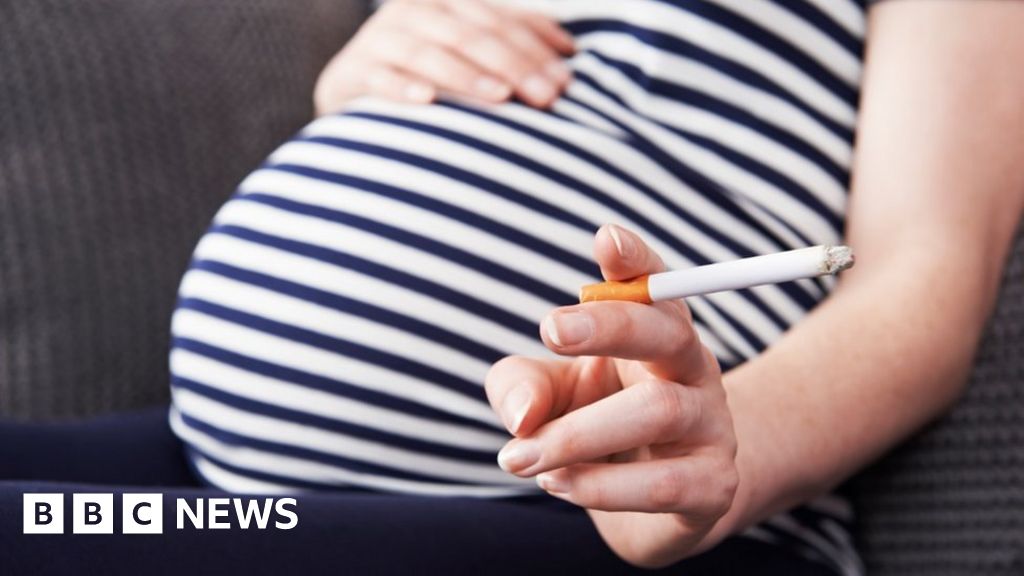 Smoking in pregnancy: Stigma 'causes women to do it in private'