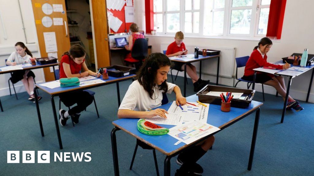 Covid Cornwall school attendance 'up sevenfold' on first lockdown
