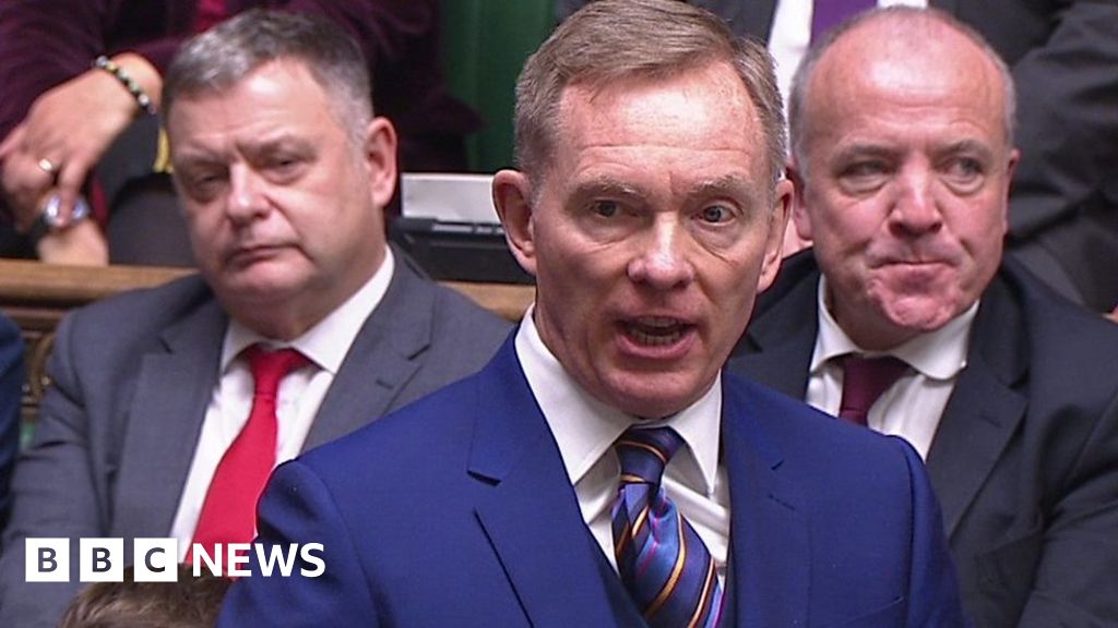 Chris Bryant: Rishi Sunak 'desperately clinging to power'