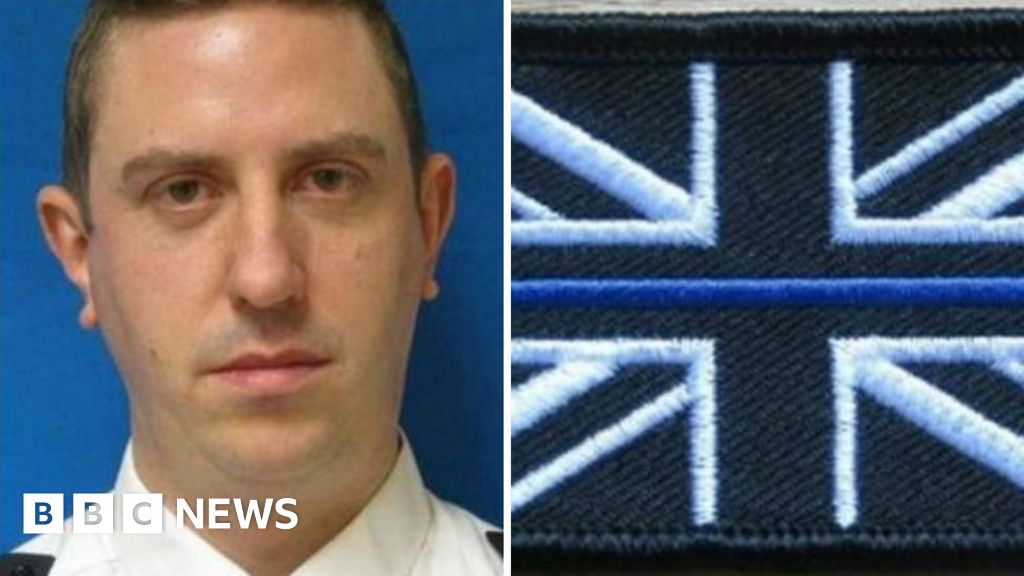 Policeman PC UK Bobby Pin Badge 