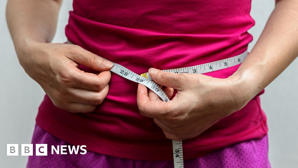 Keep your waist to less than half your height, guidance says - BBC