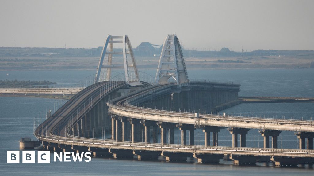 Dois mortos após ‘emergência’ na ponte da Crimeia