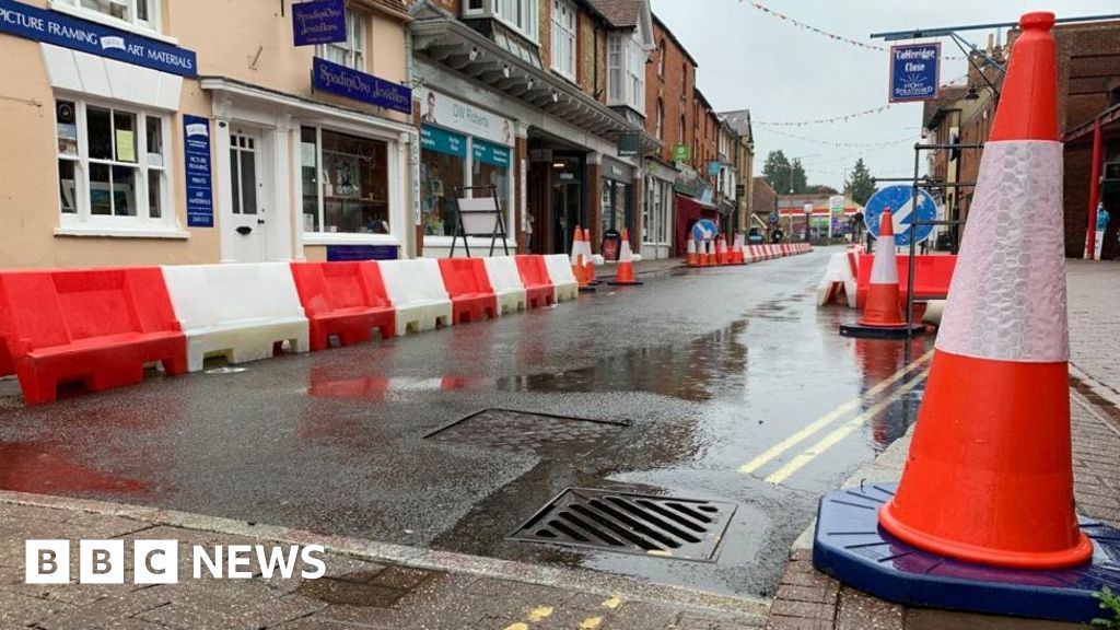 Stony Stratford High street closure 'adds insult to injury'