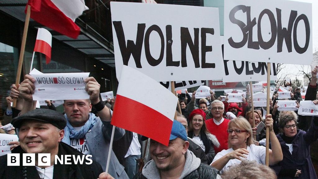 Polish government to control state media – BBC News