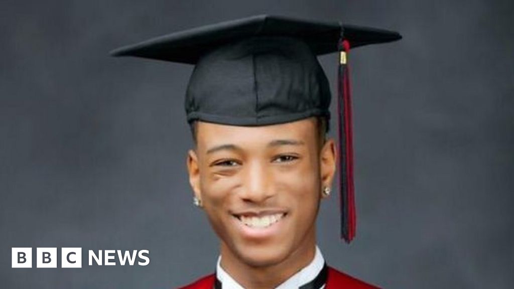 Homeless teen accepted into 40 colleges