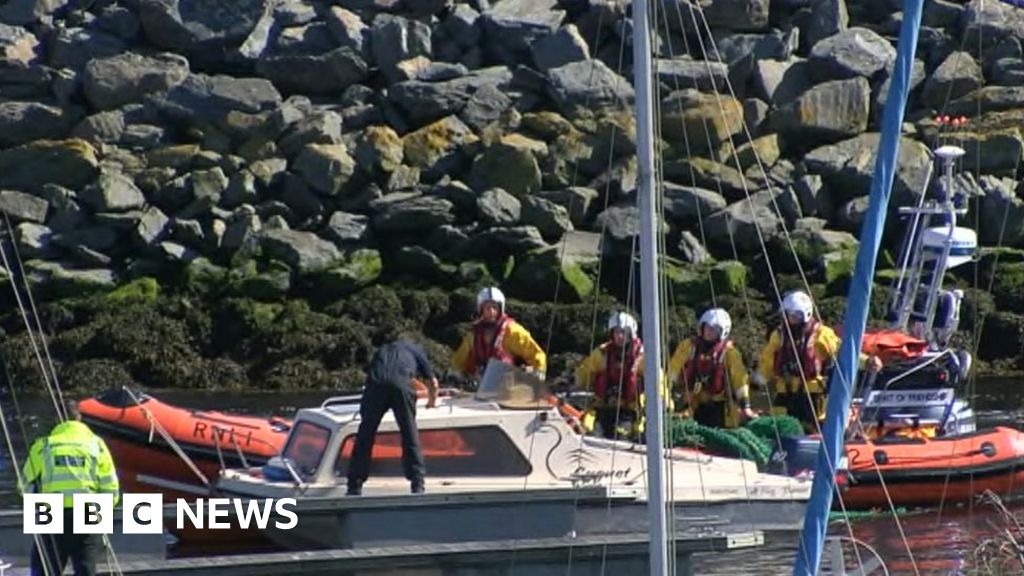 Man dies after Aberystwyth Harbour empty speedboat rescue - BBC News