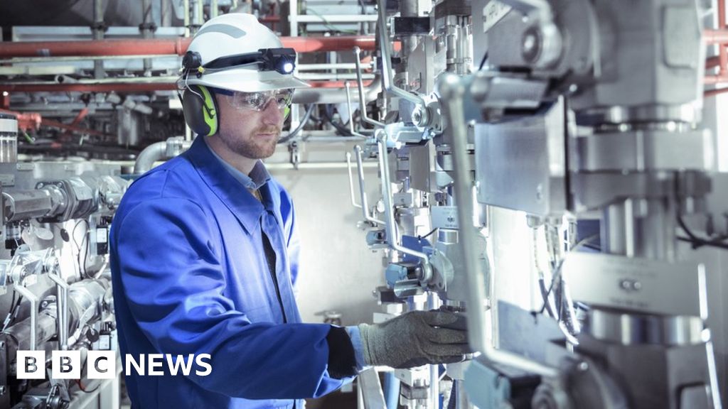 Rolls-Royce backed to develop nuclear reactors