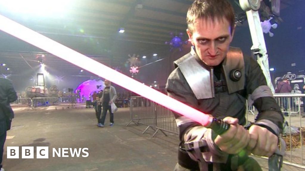 Inside UK's 'biggest' Star Wars convention BBC News