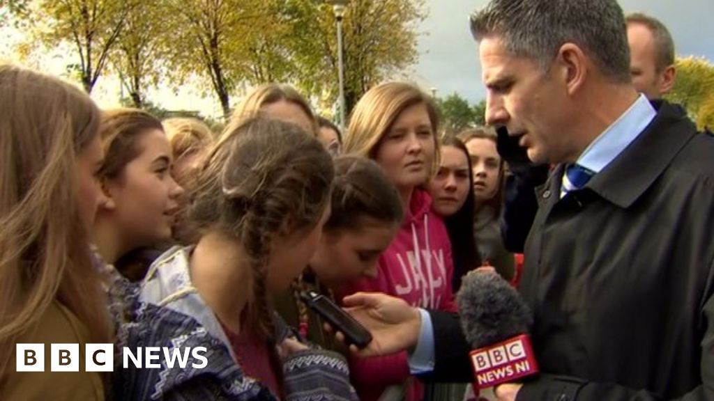 One Direction Fans Delight At Concert Go Ahead Bbc News
