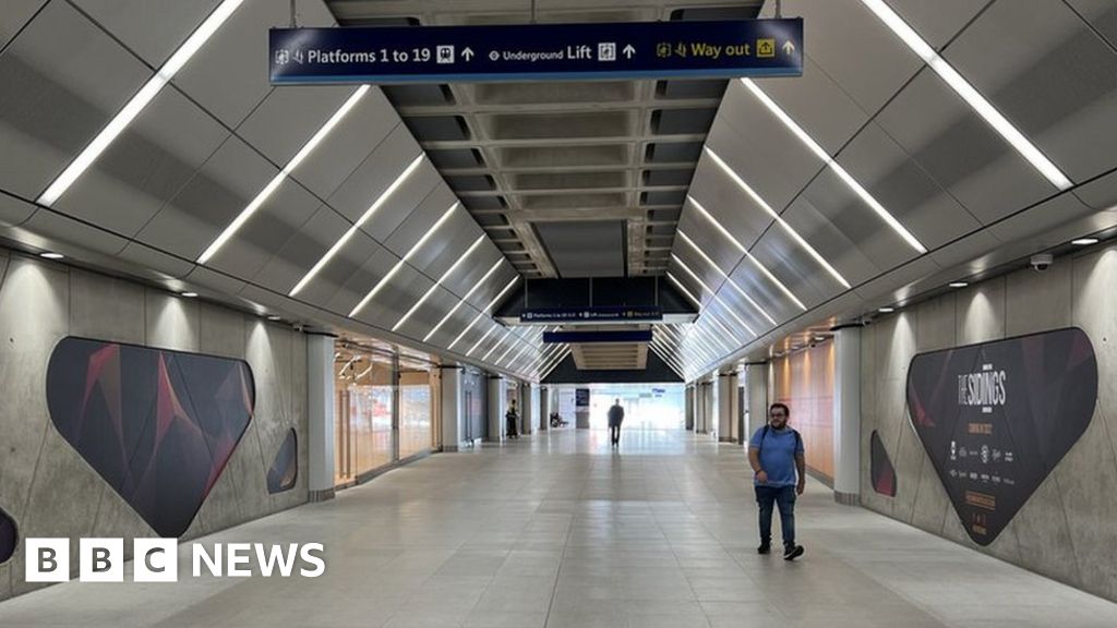 London Waterloo: Inside the shopping centre that's almost deserted