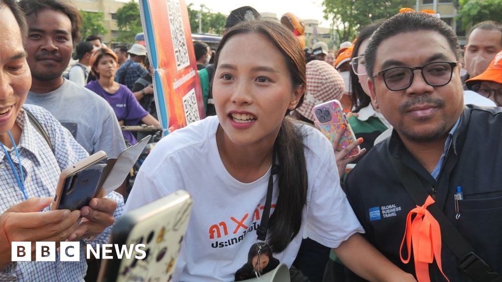 Тайландска депутатка е осъдена на шест години затвор съгласно суровите