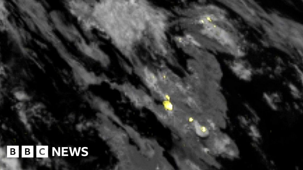 Meteorologická družice zachycuje pohled na blesky po celé Zemi