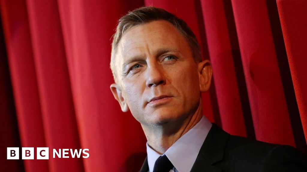 Daniel Craig confirms he'll play James Bond again