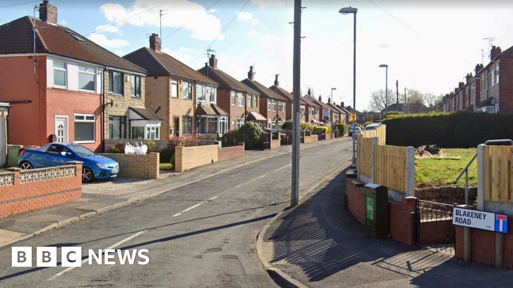 Leeds Pedestrian Dies After Being Hit By Tipper Truck 3443