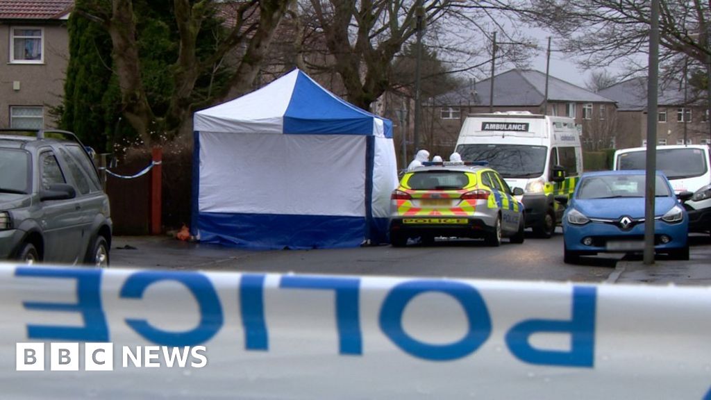 Mother tells Glasgow murder trial of blood on son BBC News