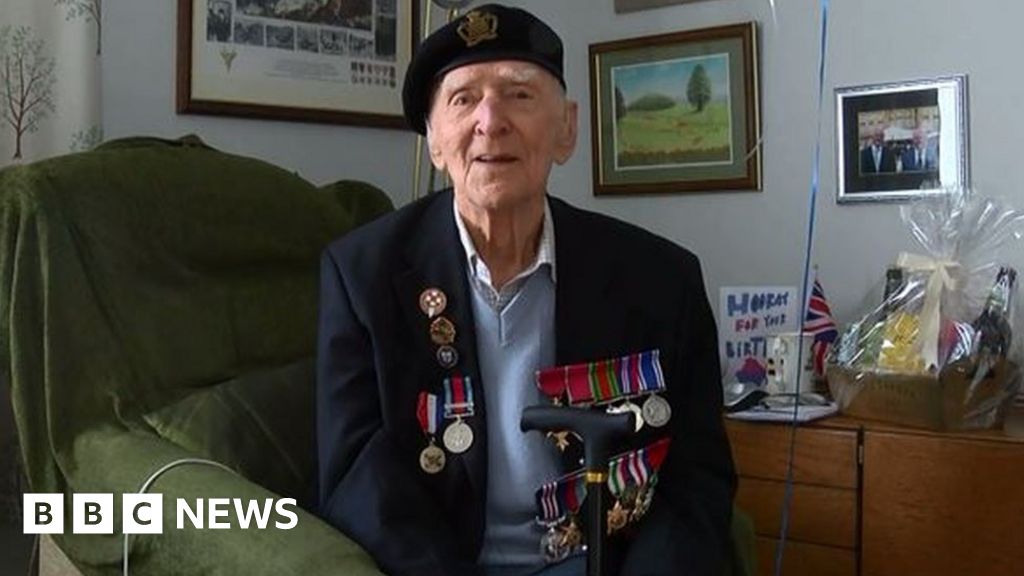 Hector Duff: WW2 veteran's name added to Manx Patriots' Roll of Honour ...