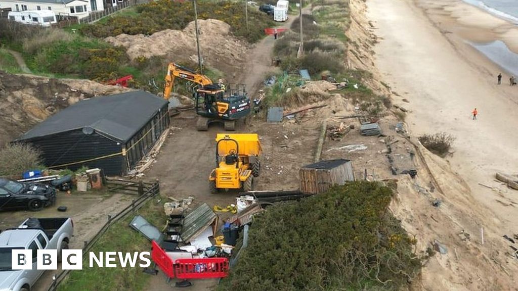 Hemsby Erosion: Cliff Edge Home Moved Inland - BBC News