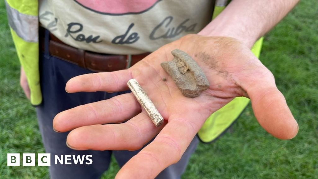 derby-racecourse-roman-pottery-found-in-football-pitch-dig
