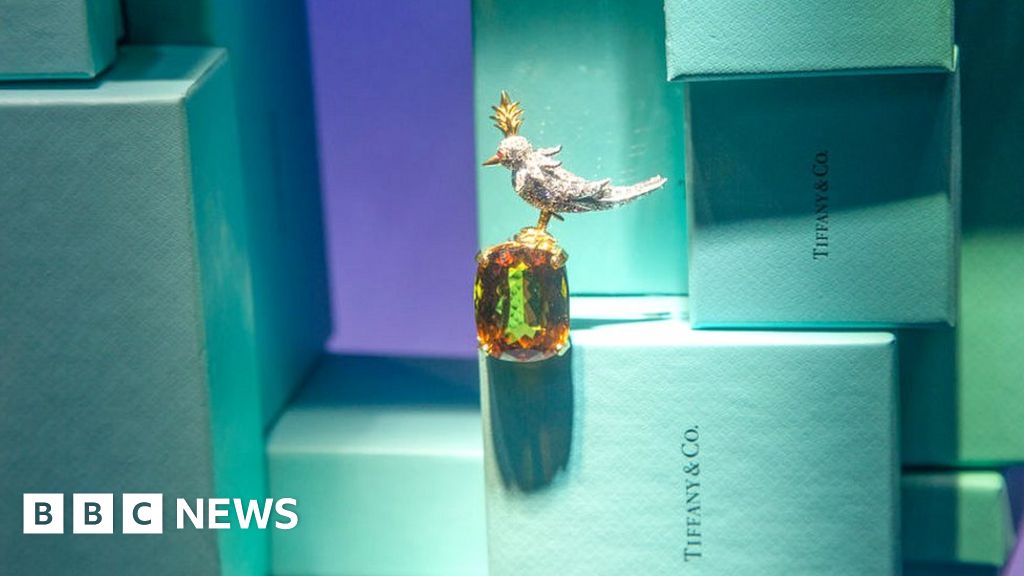 Tiffany snapped up by Louis Vuitton owner for $16bn