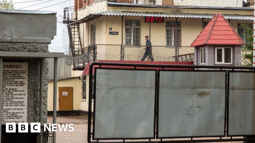 Russian Court Acquits Prison Bosses In High Profile Torture Case Bbc News