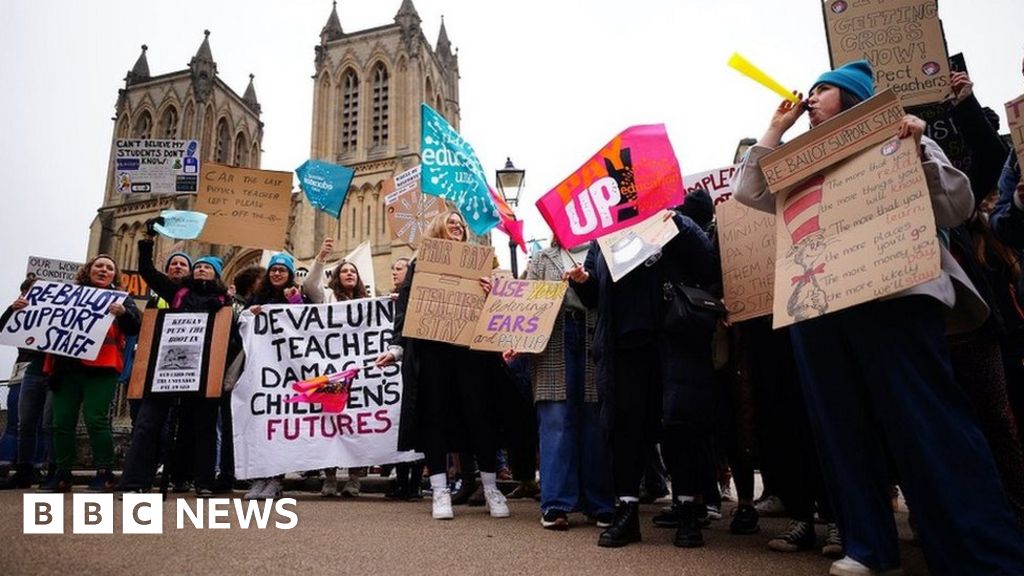 England’s teachers’ strike causes more disruption