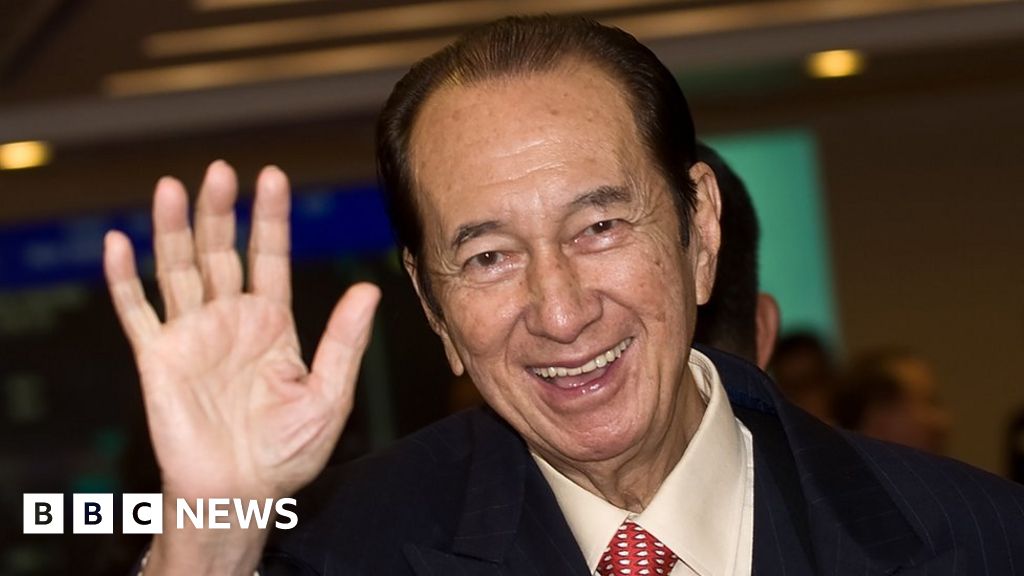 Stanley Ho: Hong Kong's 'king of gambling' dies aged 98