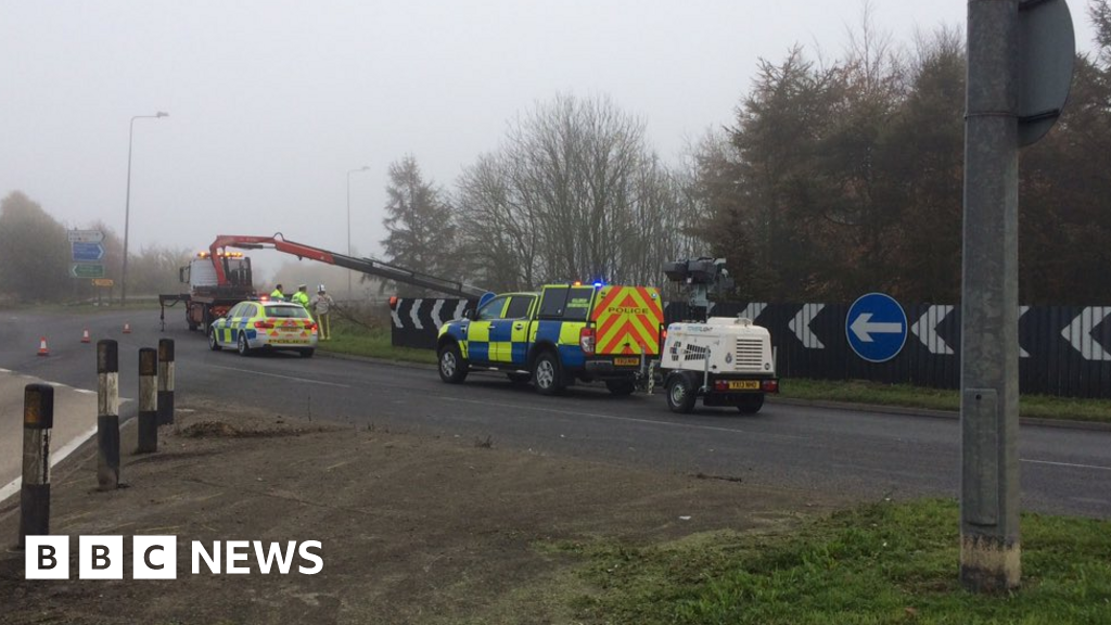 Driver found dead 20 hours after North Lincolnshire crash BBC News