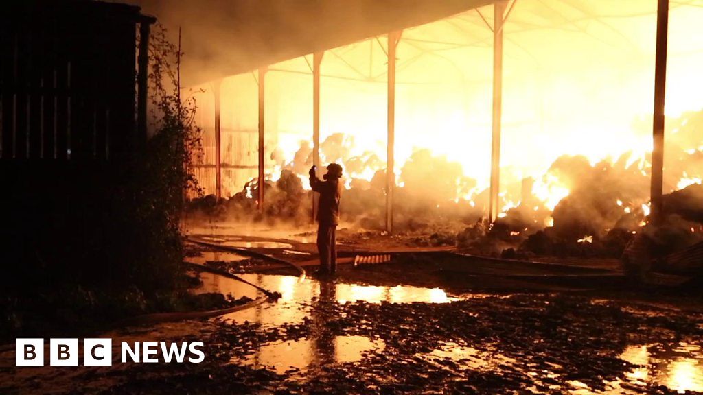 Hundreds Of Hay Bales Catch Light In Marden Barn Blaze Bbc News