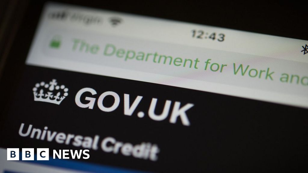 Universal Credit: Warnings over AI use to risk-score benefit claims
