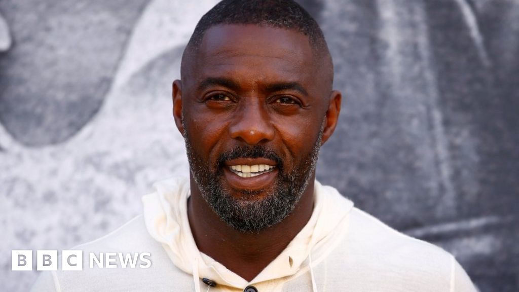 Idris Elba Helps Fainting Woman At Tree Performance Bbc News