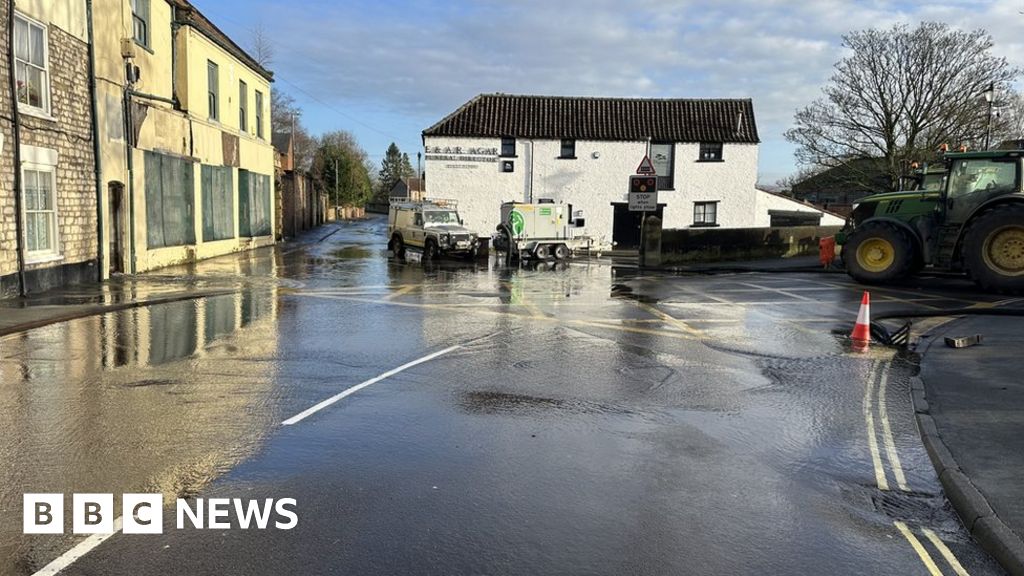 Malton: Sinkhole appears as water levels remain high 