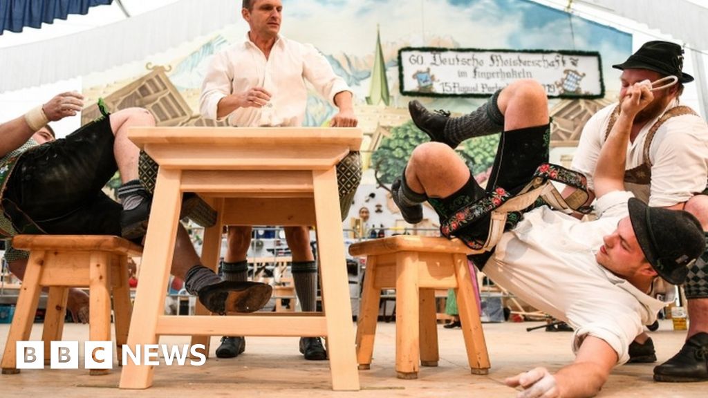 German finger wrestling pulls a crowd in Bavaria - BBC News