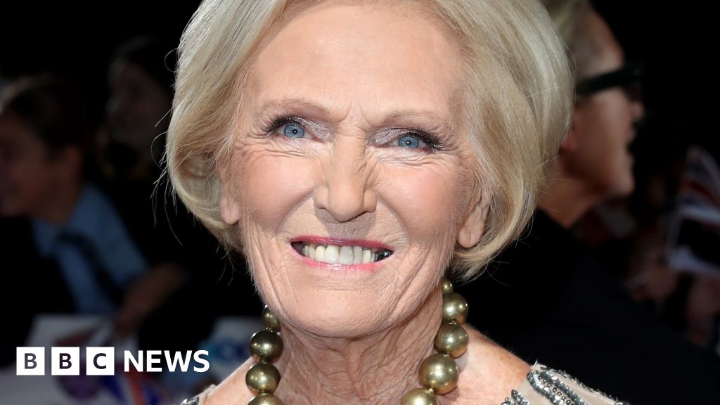 Mary Berry's first post-Bake Off show revealed - BBC News