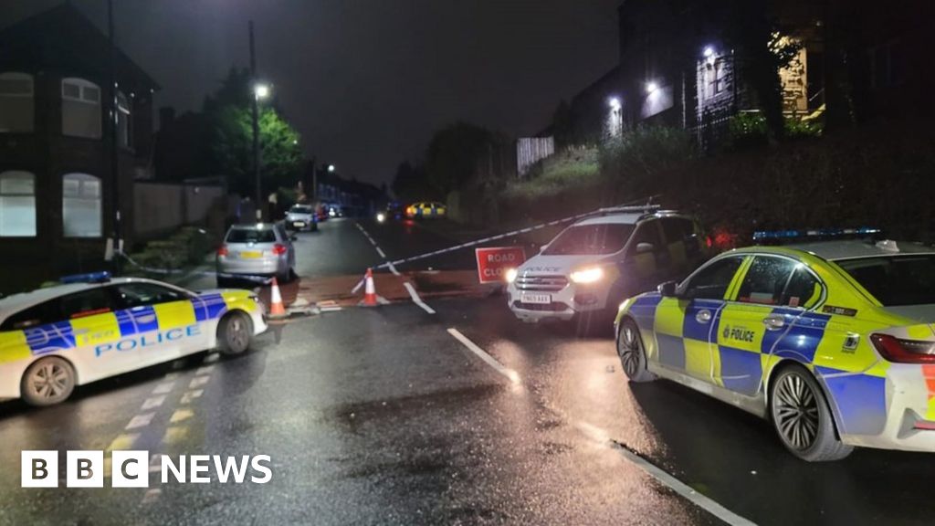 Sheffield: Murder investigation under way after car hits crowd - BBC.com