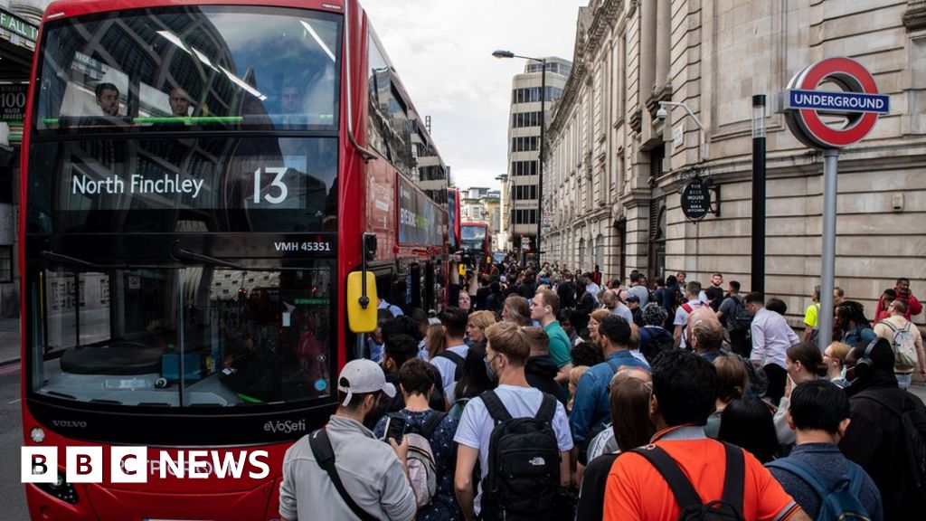 Bus £2 fare cap extended for three months