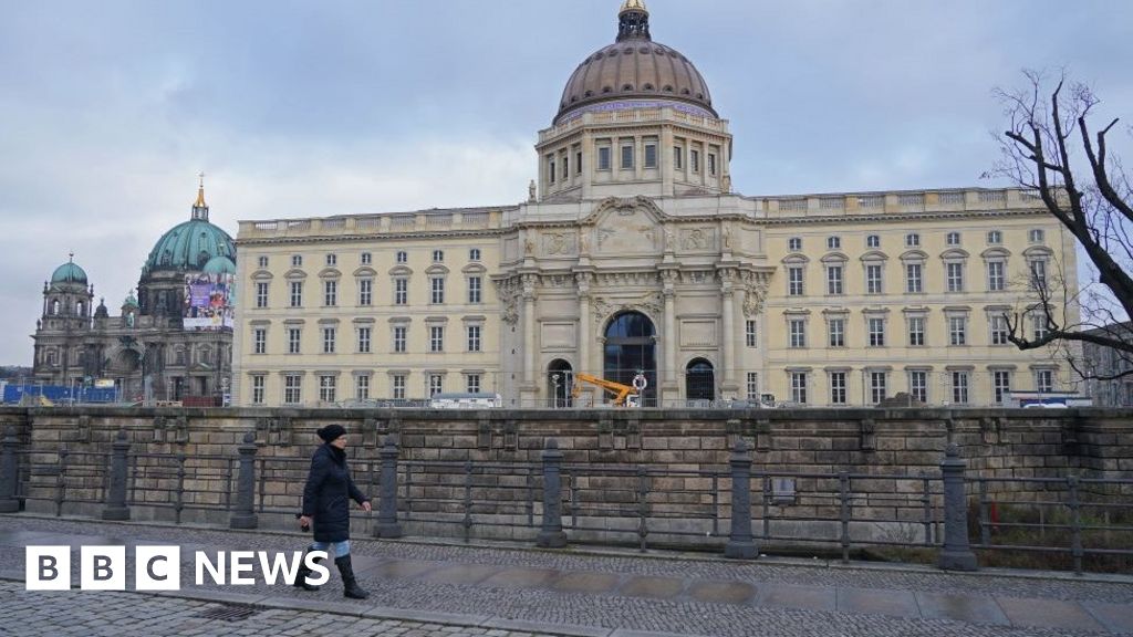 Humboldt Forum: Berlin museum opens despite criticism over looted art