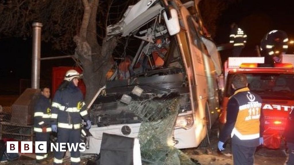 Eleven killed in Turkey bus crash