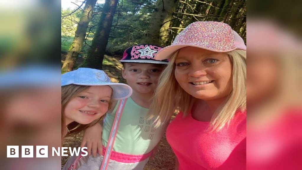 Cancer: Mum diagnosed months after daughter
