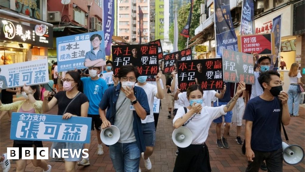National security law: Hong Kong rounds up 53 pro-democracy activists