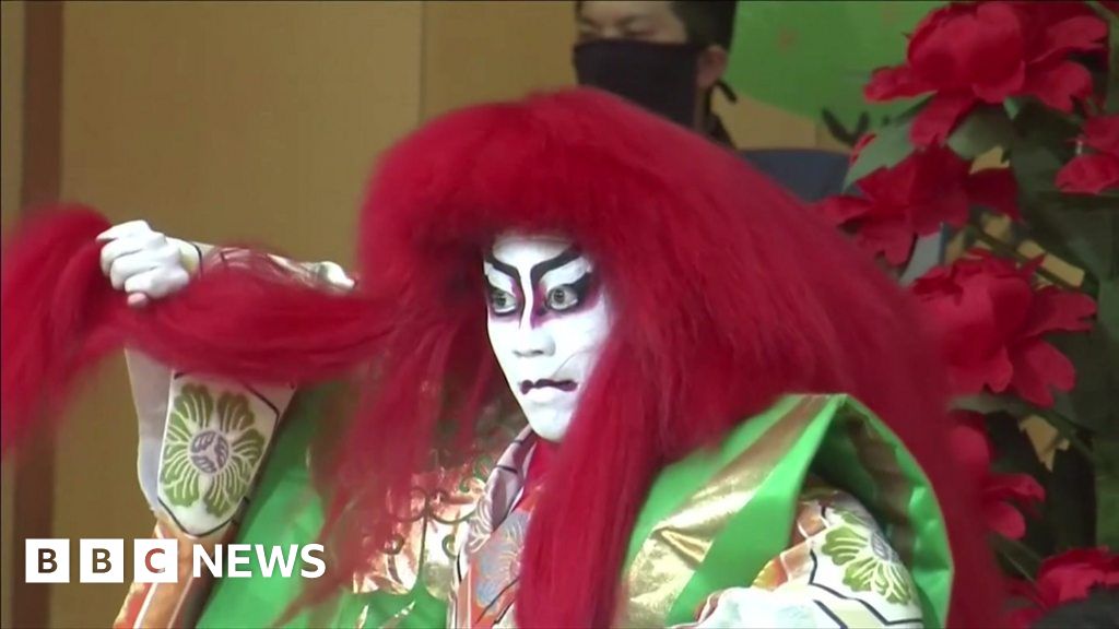 Coronavirus: Tokyo's famous Kabuki-za Theatre reopens after five months thumbnail