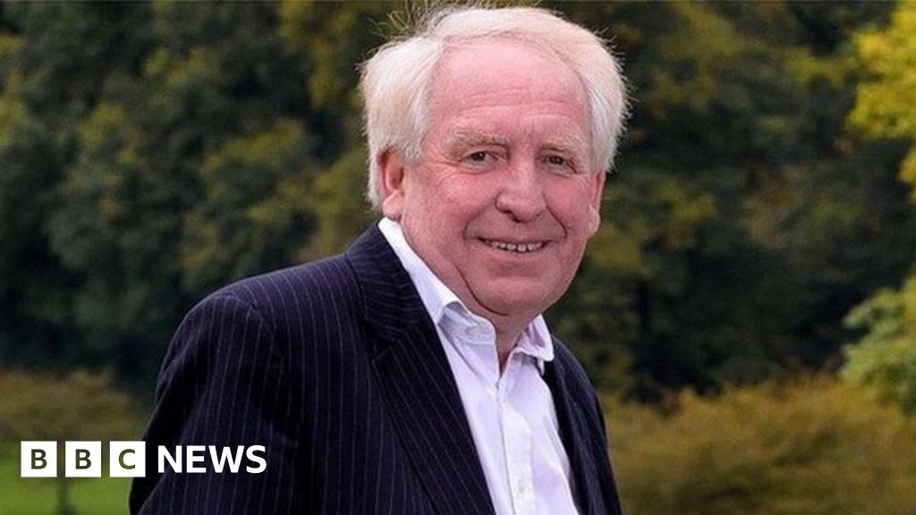Cornwall Local Enterprise Partnership trio standing down - BBC News