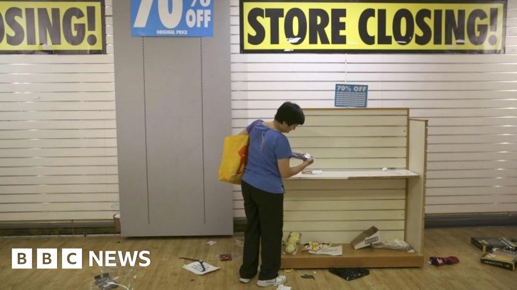 Last BHS Stores Close For Final Time After 88 Years - BBC News