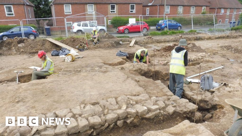 Roman Remains Discovered At Newcastle Housing Site - BBC News