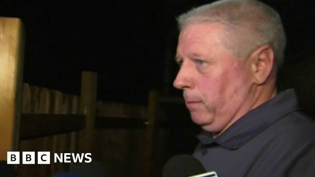 Oregon college attack Gunman's father speaks of shock BBC News(01)