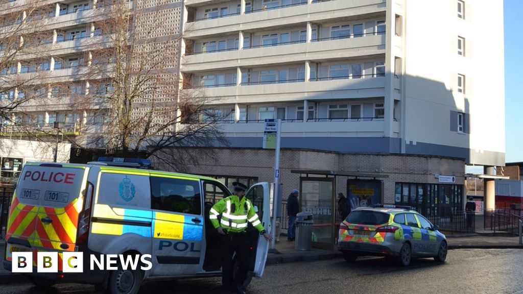 Death of 45-year-old man in Cambuslang is 'suspicious' - BBC News