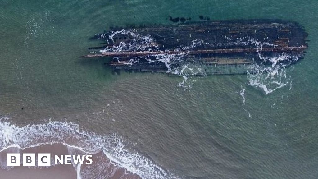 Canada shipwreck: Newfoundland locals try to solve Cape Ray mystery