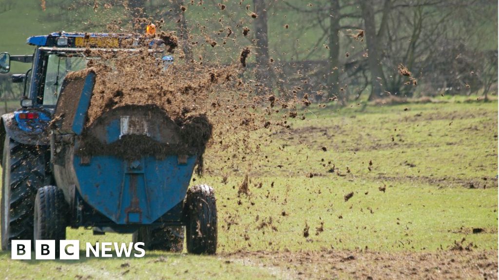 Welsh farmers' anger over slurry pollution rule changes